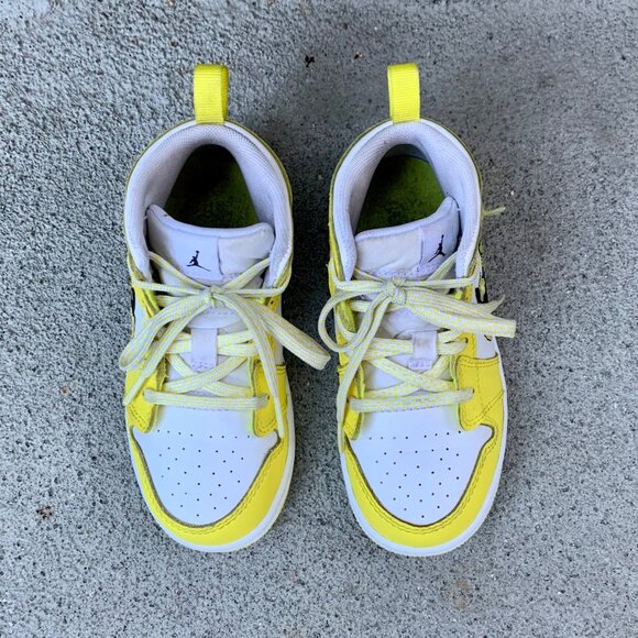 NIKE Air Jordan 1 Girls 9 9C Mid SE Yellow Floral Sneakers Toddler Rose Patch - Picture 4 of 12